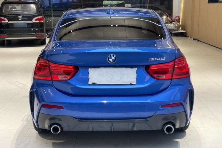 Used BMW 1 Series 2019 120i Leading Model M Sport Package Exterior 3