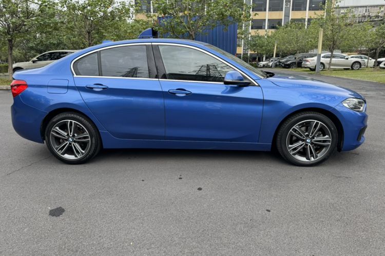 Used BMW 1 Series 2019 118i Fashion Model Exterior 4