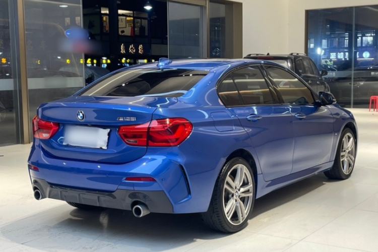 Used BMW 1 Series 2019 120i Leading Model M Sport Package Exterior 4