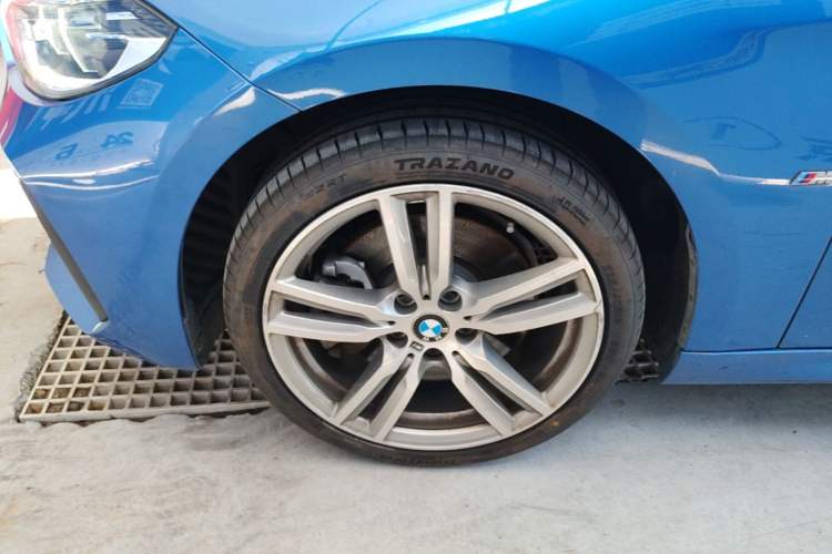 Used BMW 1 Series 2019 120i Leading Model M Sport Package Exterior 4