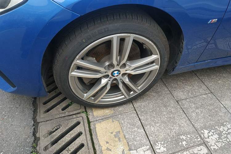 Used BMW 1 Series 2019 120i Leading Model M Sport Package Exterior 4