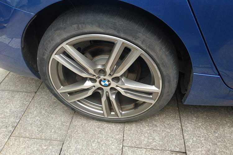 Used BMW 1 Series 2019 120i Leading Model M Sport Package Exterior 5