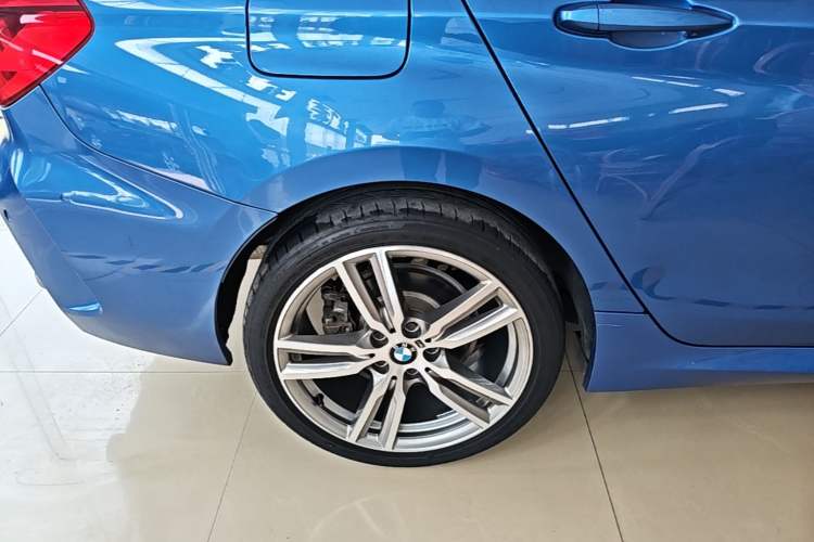 Used BMW 1 Series 2019 120i Leading Model M Sport Package Exterior 5