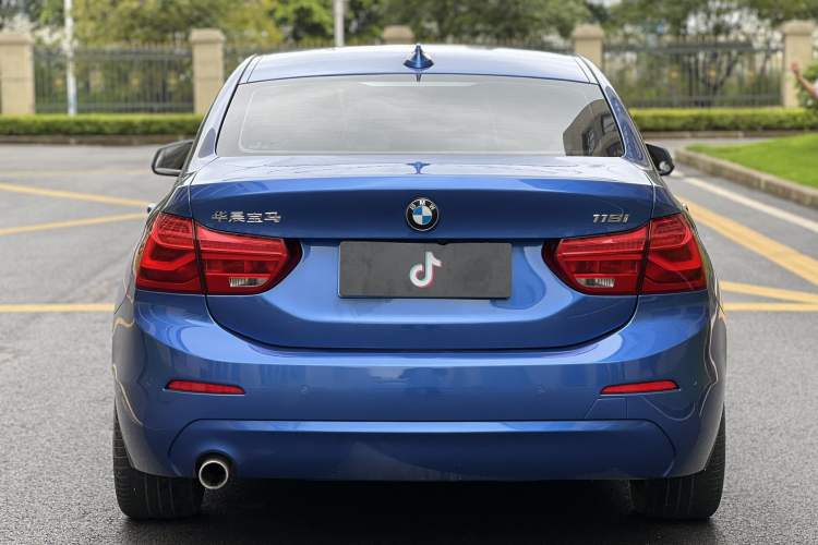 Used BMW 1 Series 2019 118i Fashion Model Exterior 7
