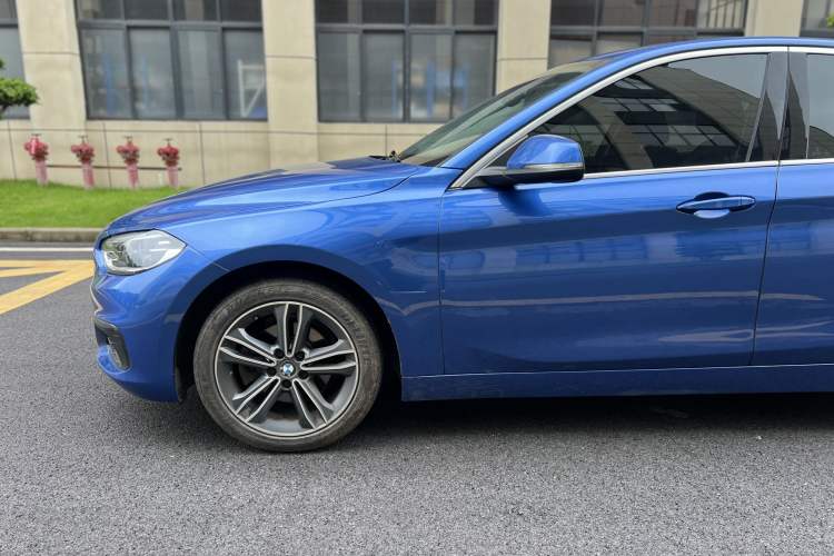 Used BMW 1 Series 2019 118i Fashion Model Exterior 8
