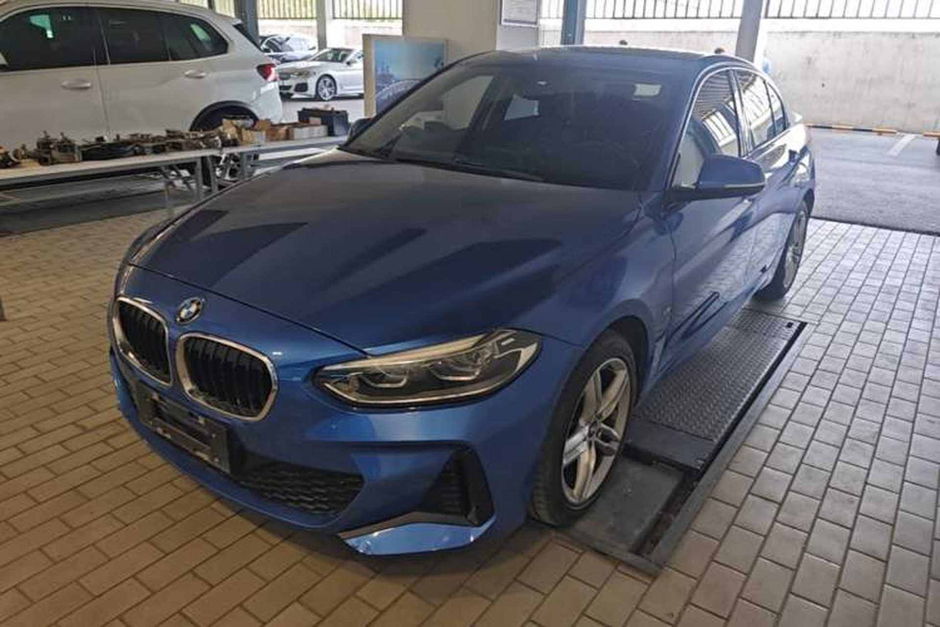 Used BMW 1 Series 2019 118i M Sport Package Front Left 45 Deg
