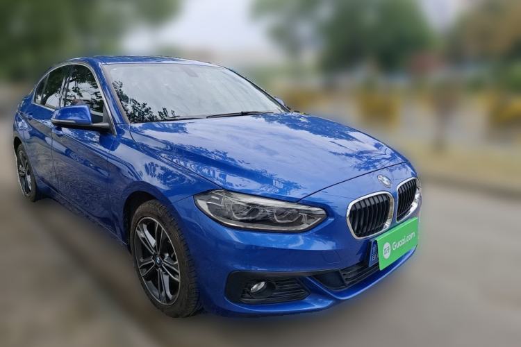 Used BMW 1 Series 2019 118i Fashion Model Front Right 45 Deg