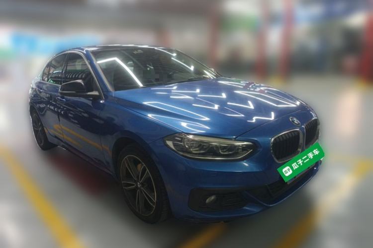 Used BMW 1 Series 2019 118i Fashion Model Front Right 45 Deg