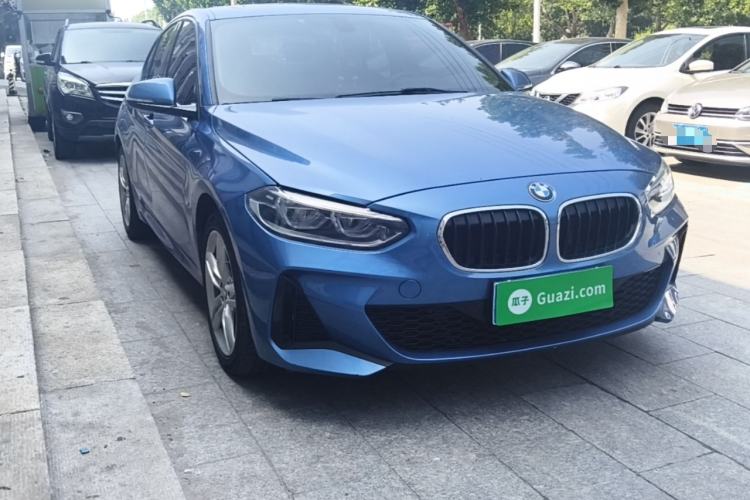 Used BMW 1 Series 2019 118i M Sport Package Front Right 45 Deg