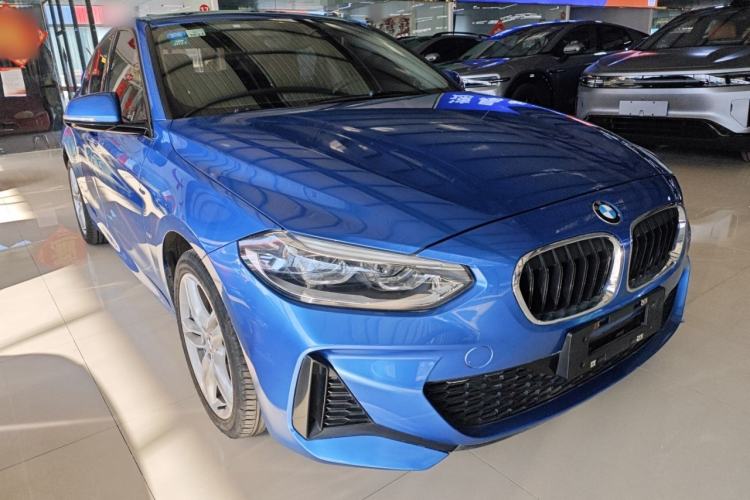 Used BMW 1 Series 2019 118i M Sport Package Front Right 45 Deg