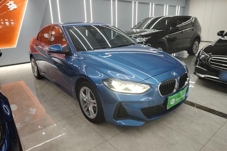 Used BMW 1 Series 2019 118i M Sport Package Front Right 45 Deg