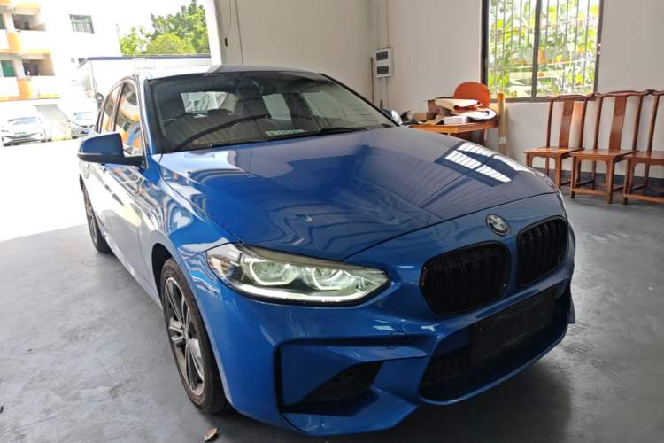Used BMW 1 Series 2019 118i Fashion Model Front Right 45 Deg
