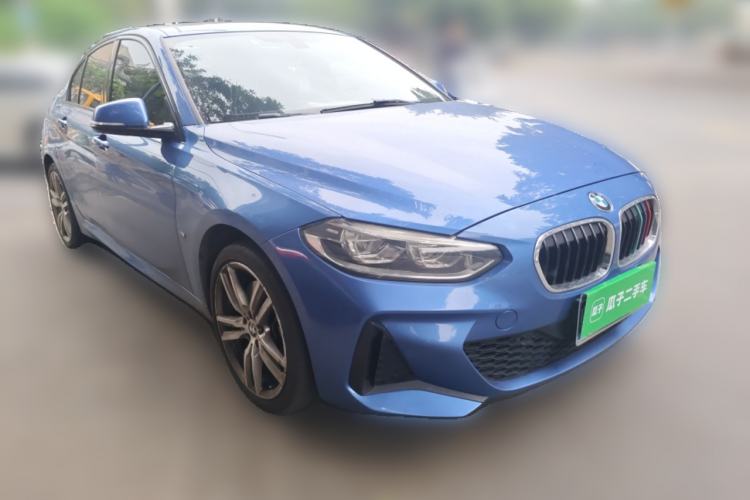 Used BMW 1 Series 2019 120i M Sport Package Front Right 45 Deg