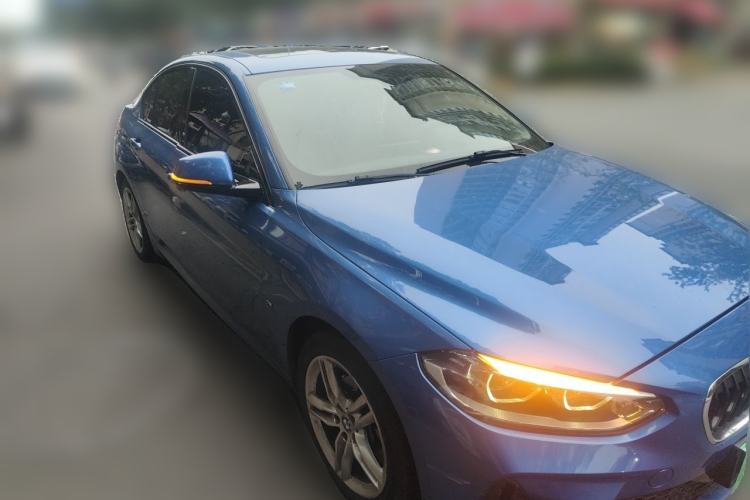 Used BMW 1 Series 2019 118i M Sport Package Front Right 45 Deg