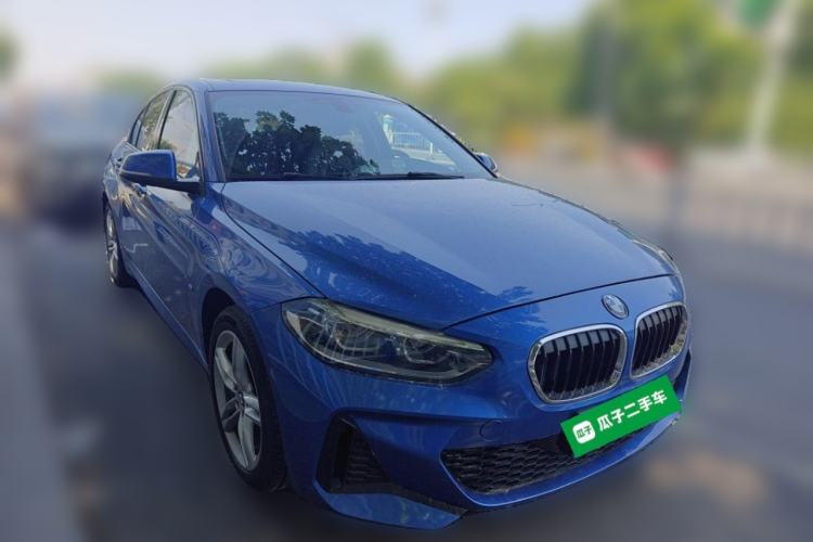Used BMW 1 Series 2019 118i M Sport Package Front Right 45 Deg