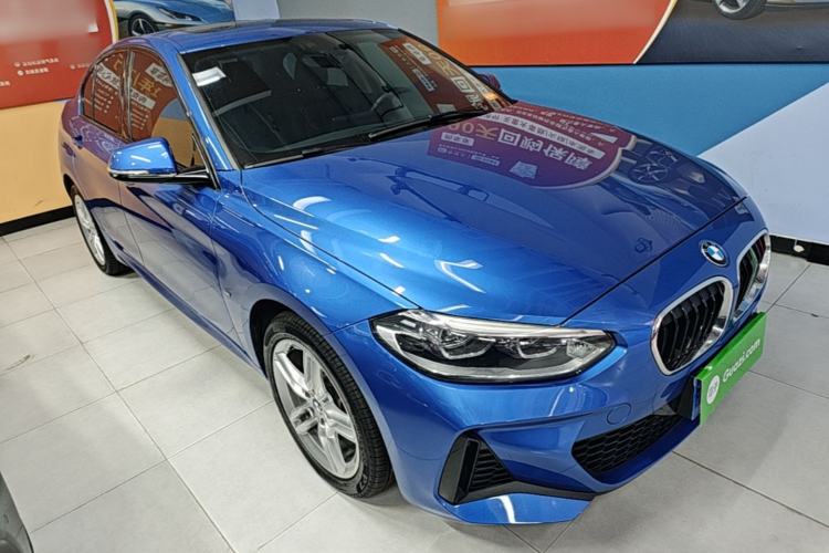 Used BMW 1 Series 2019 118i M Sport Package Front Right 45 Deg