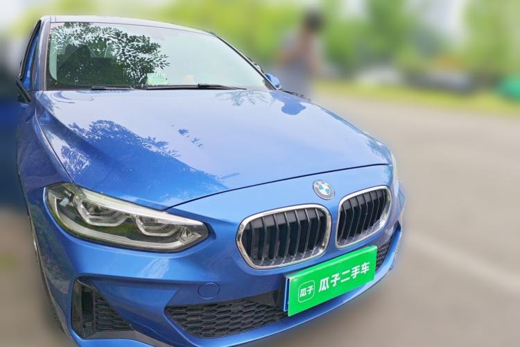 Used BMW 1 Series 2019 118i M Sport Package Front Right 45 Deg