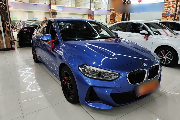 Used BMW 1 Series 2019 118i M Sport Package Front Right 45 Deg