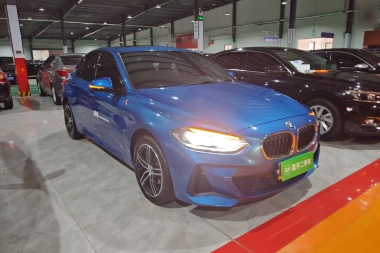 Used BMW 1 Series 2019 118i M Sport Package Front Right 45 Deg