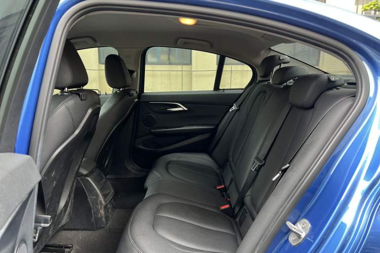 Used BMW 1 Series 2019 118i Fashion Model Interior 3