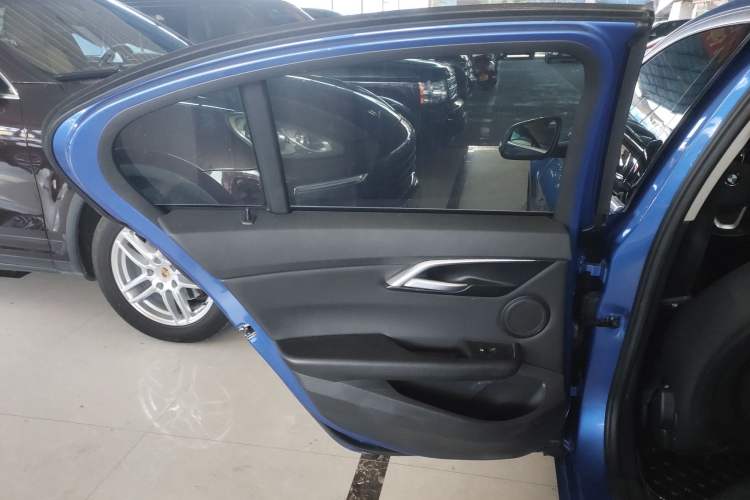 Used BMW 1 Series 2019 118i Fashion Model Interior 8