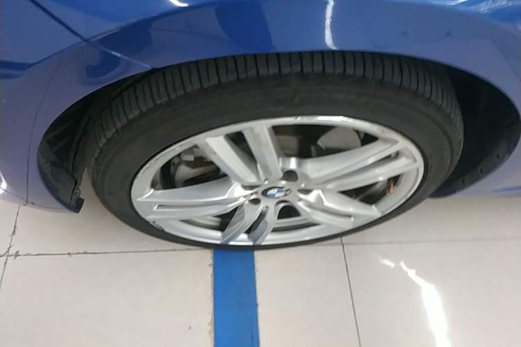 Used BMW 1 Series 2019 120i Leading Model M Sport Package Left Front Wheel Hub