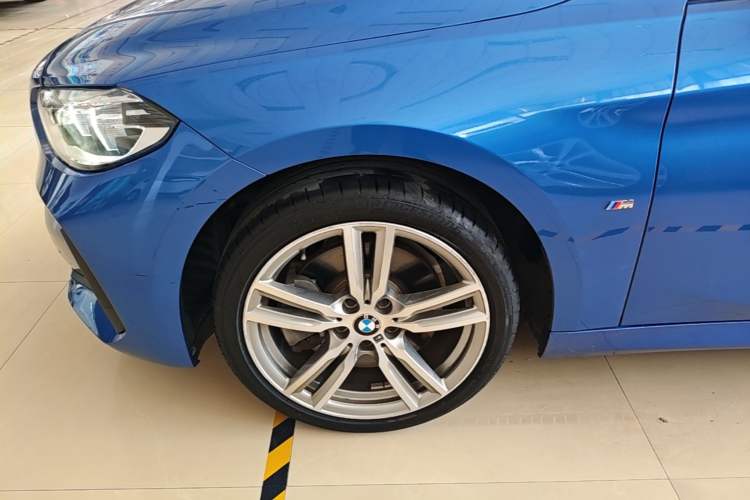 Used BMW 1 Series 2019 120i Leading Model M Sport Package Left Front Wheel Hub