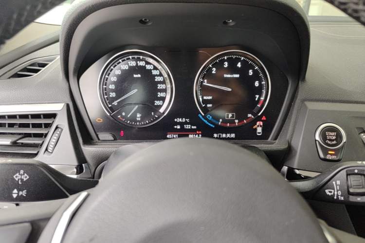 Used BMW 1 Series 2019 118i M Sport Package Odometer Close Up