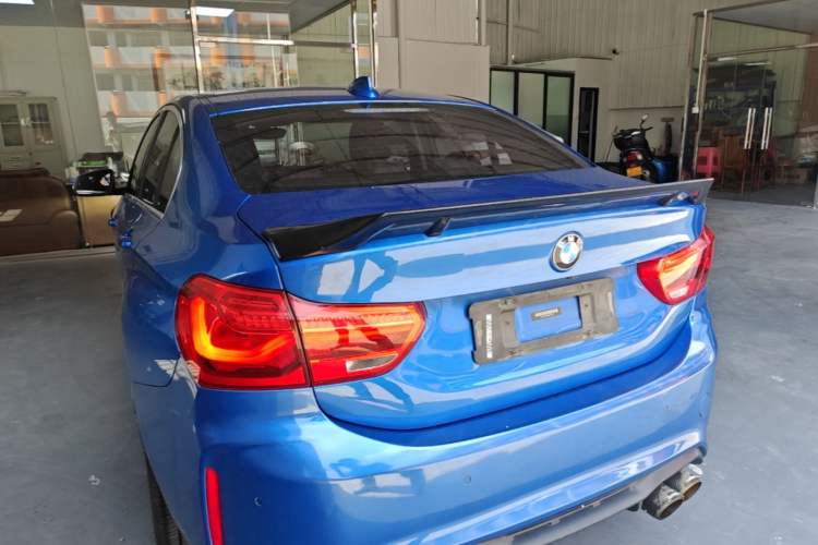 Used BMW 1 Series 2019 118i Fashion Model Rear Left 45 Deg