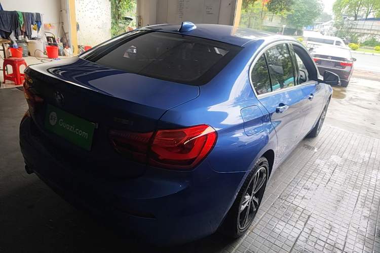 Used BMW 1 Series 2019 118i Fashion Model Rear Right 45 Deg