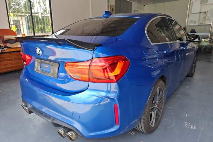 Used BMW 1 Series 2019 118i Fashion Model Rear Right 45 Deg