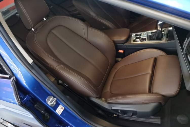 Used BMW 1 Series 2019 118i M Sport Package Right Front Seat