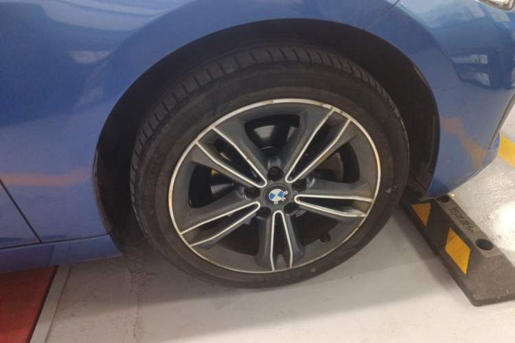 Used BMW 1 Series 2019 118i Fashion Model Right Front Wheel Hub