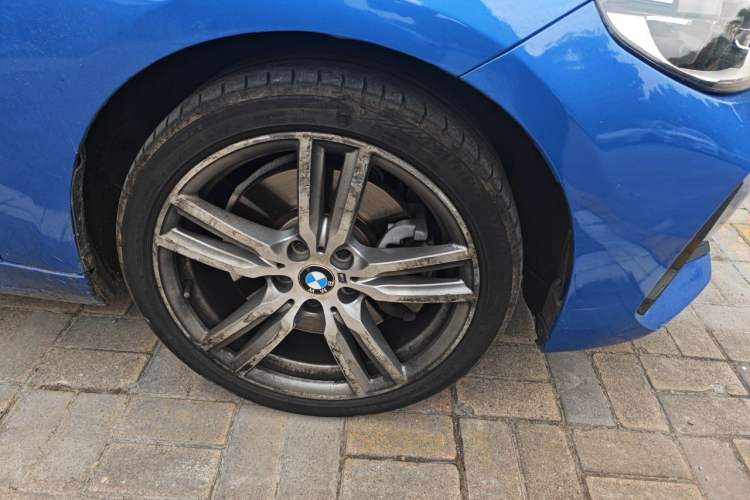 Used BMW 1 Series 2019 120i Leading Model M Sport Package Right Front Wheel Hub