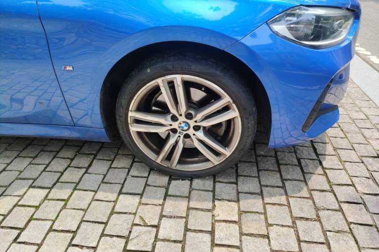 Used BMW 1 Series 2019 120i Leading Model M Sport Package Right Front Wheel Hub