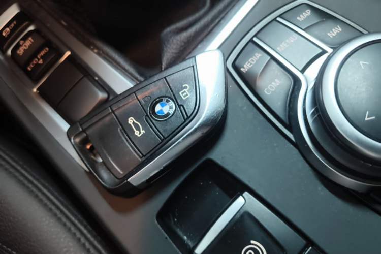Used BMW 1 Series 2019 118i Fashion Model Vehicle Key