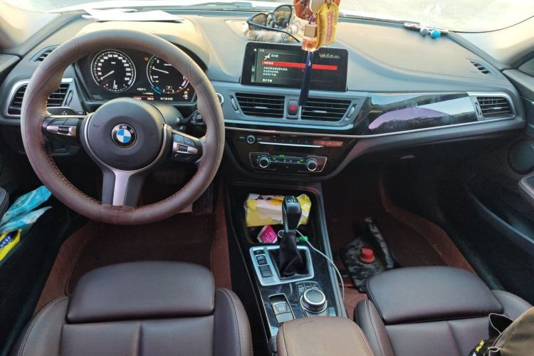 Used BMW 1 Series 2019 118i M Sport Package Center Console