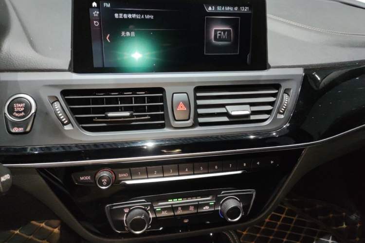 Used BMW 1 Series 2019 118i M Sport Package Audio And AC Panel