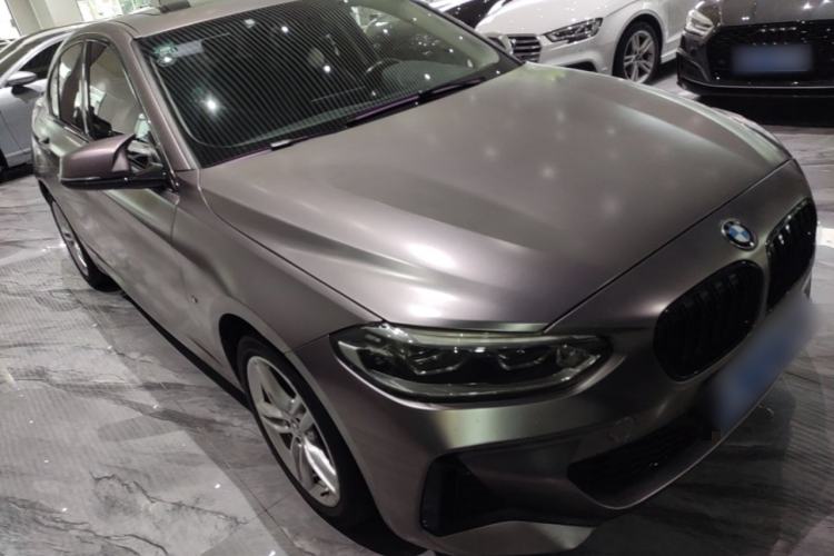 Used BMW 1 Series 2019 118i M Sport Package Front Right 45 Deg