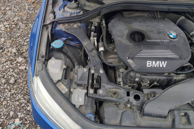 Used BMW 1 Series 2019 118i Fashion Model Engine Bay Right