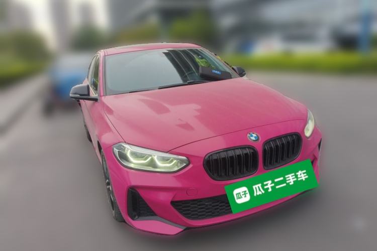Used BMW 1 Series 2019 118i M Sport Package Front Right 45 Deg