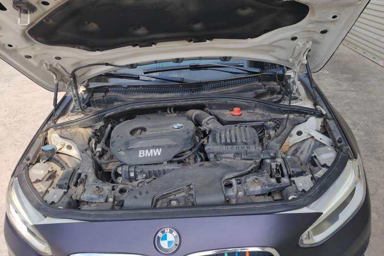 Used BMW 1 Series 2019 118i Fashion Model Engine Bay