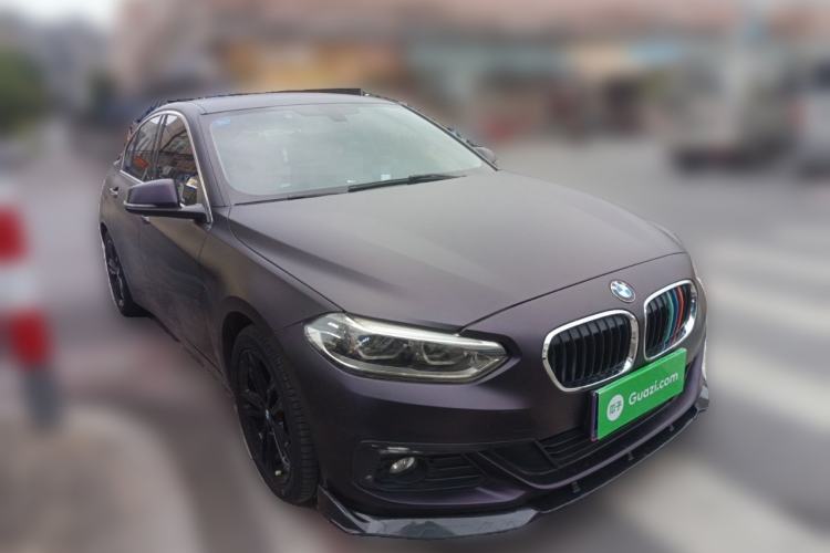 Used BMW 1 Series 2019 118i Fashion Model Front Right 45 Deg