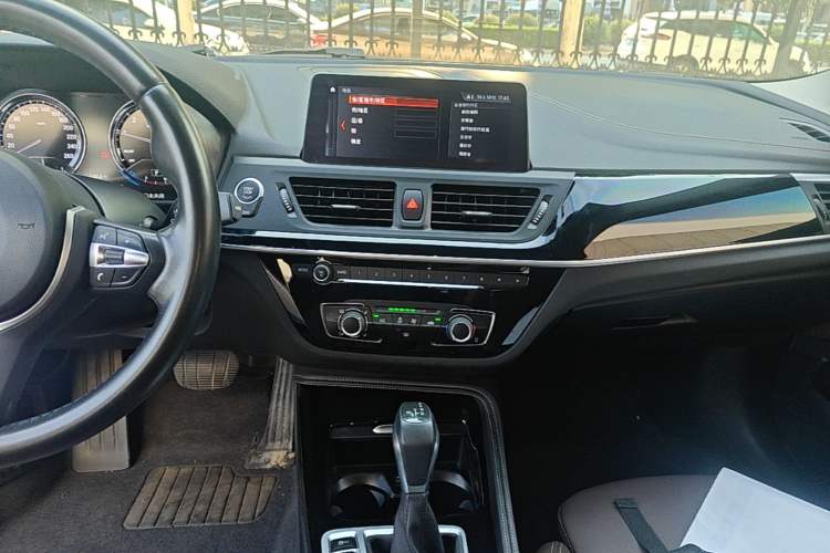Used BMW 1 Series 2019 118i M Sport Package Audio And AC Panel