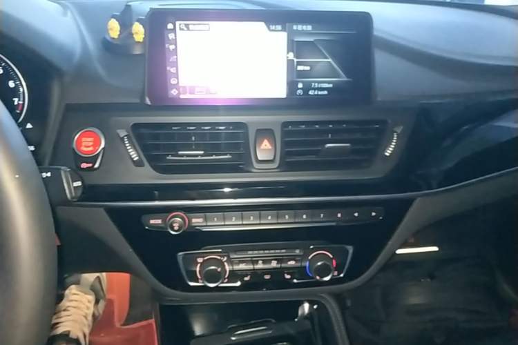 Used BMW 1 Series 2019 118i M Sport Package Audio And AC Panel