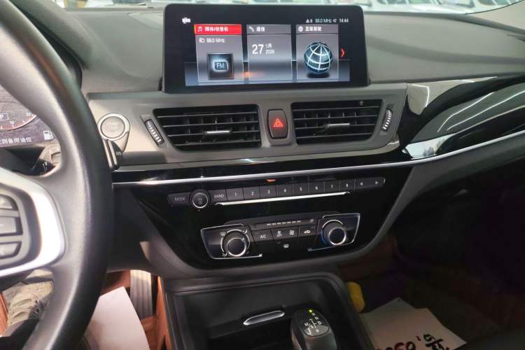 Used BMW 1 Series 2019 118i Fashion Model Audio And AC Panel