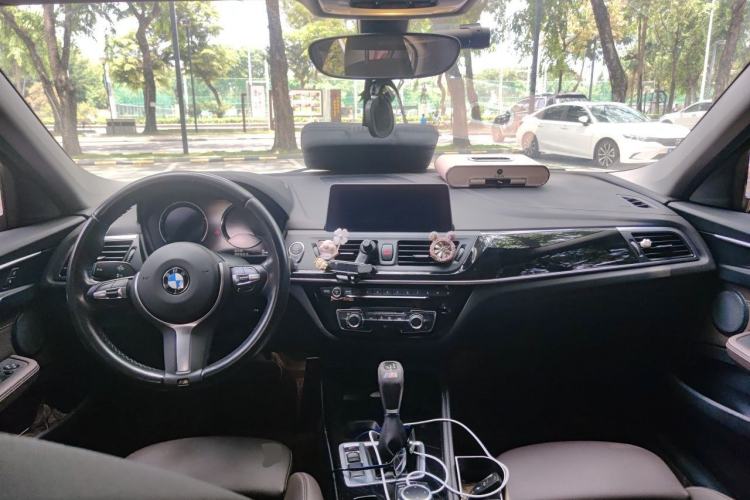 Used BMW 1 Series 2019 118i M Sport Package Center Console