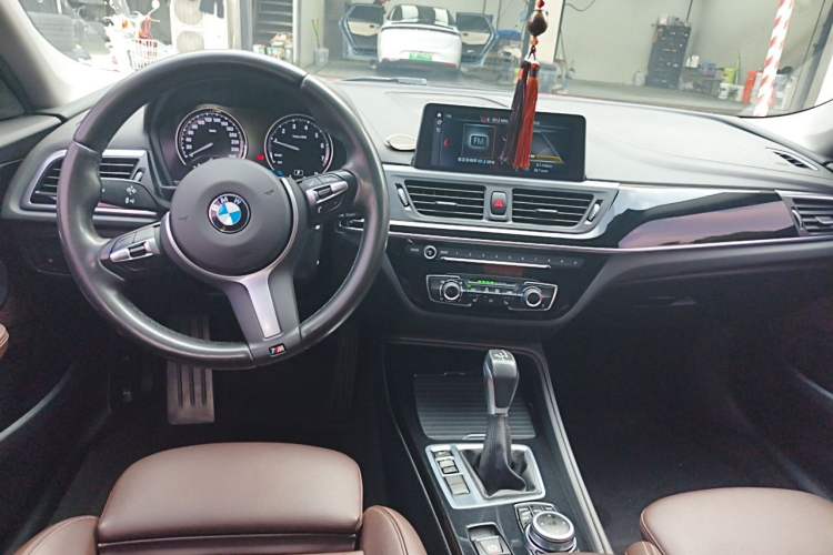 Used BMW 1 Series 2019 118i M Sport Package Center Console