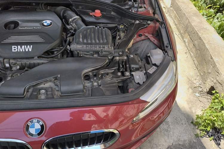 Used BMW 1 Series 2019 118i Fashion Model Engine Bay Left