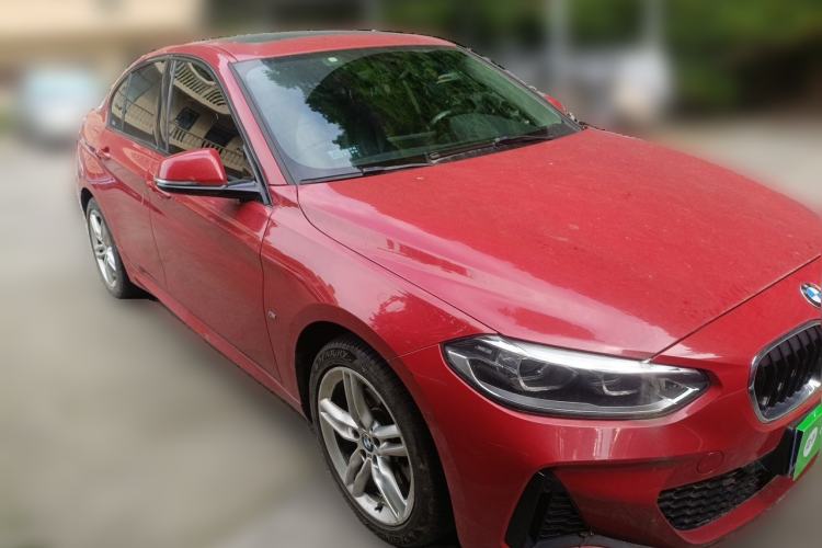 Used BMW 1 Series 2019 118i M Sport Package Front Right 45 Deg